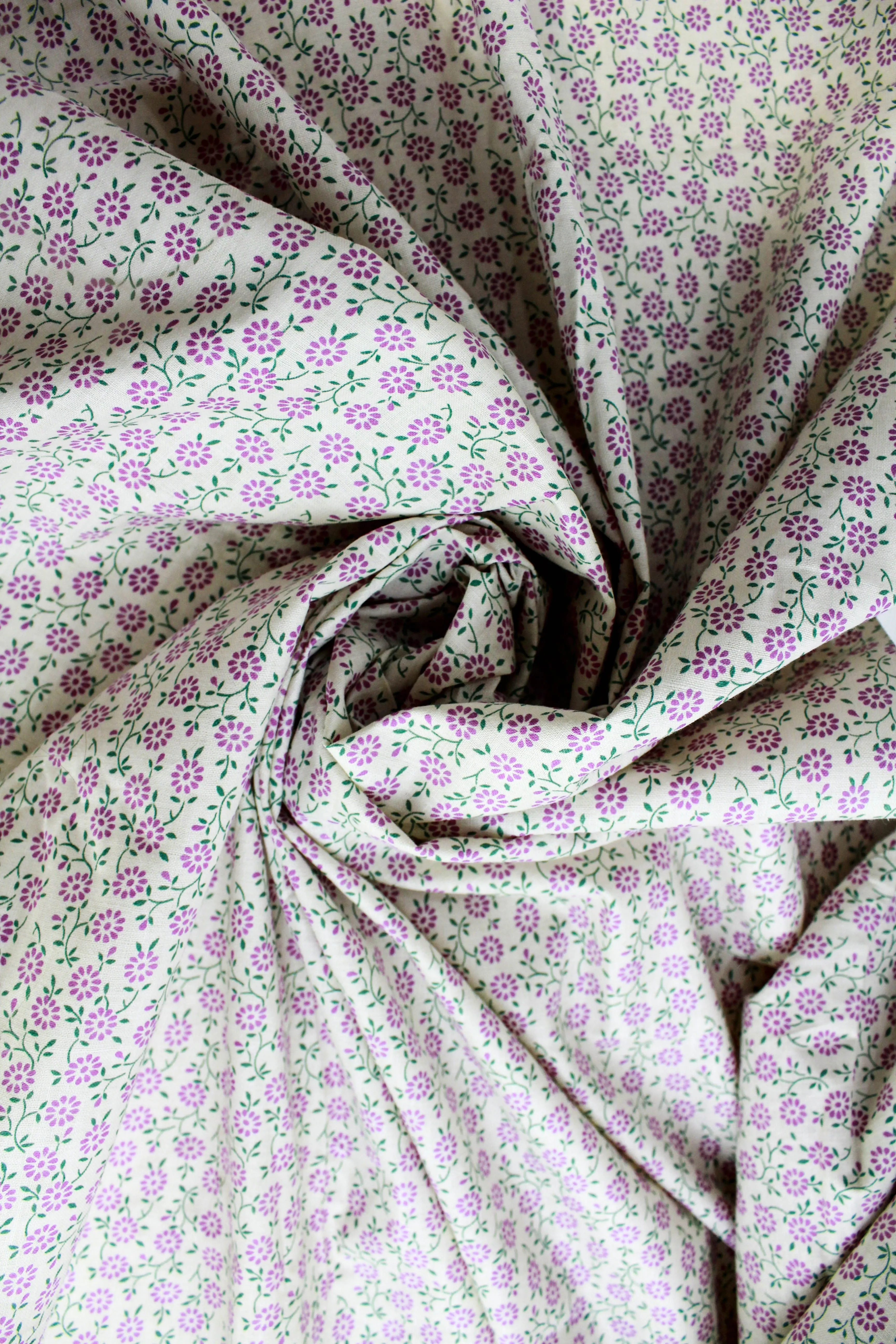 1950s Lilac Purple Dainty Floral Print Cotton Fabric 8 1/2 Yards