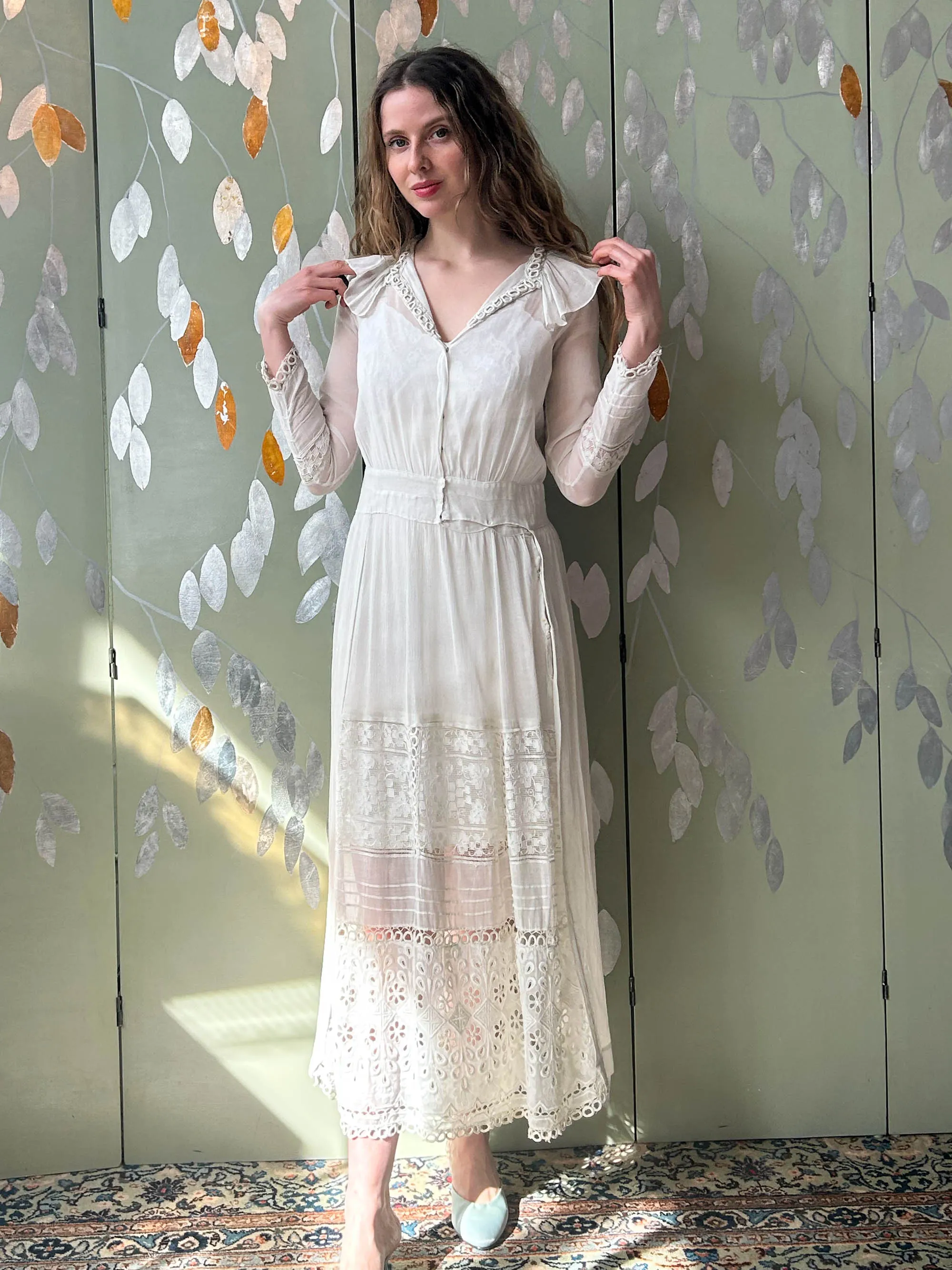 Antique Edwardian White Cotton Dress with Ruffle Collar, Small