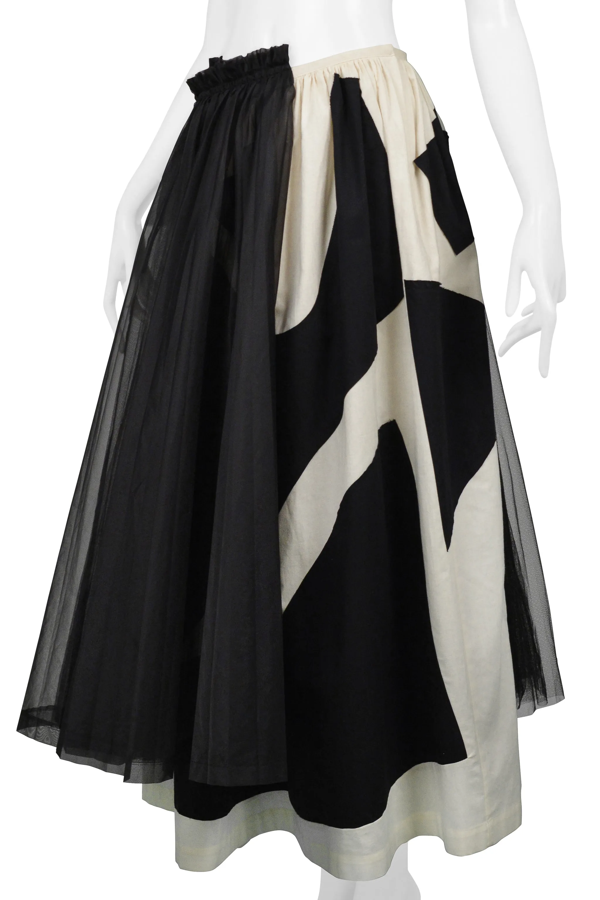 COMME DES GARCONS OFF-WHITE & BLACK ABSTRACT BALL GOWN SKIRT WITH BLACK TULLE 2002