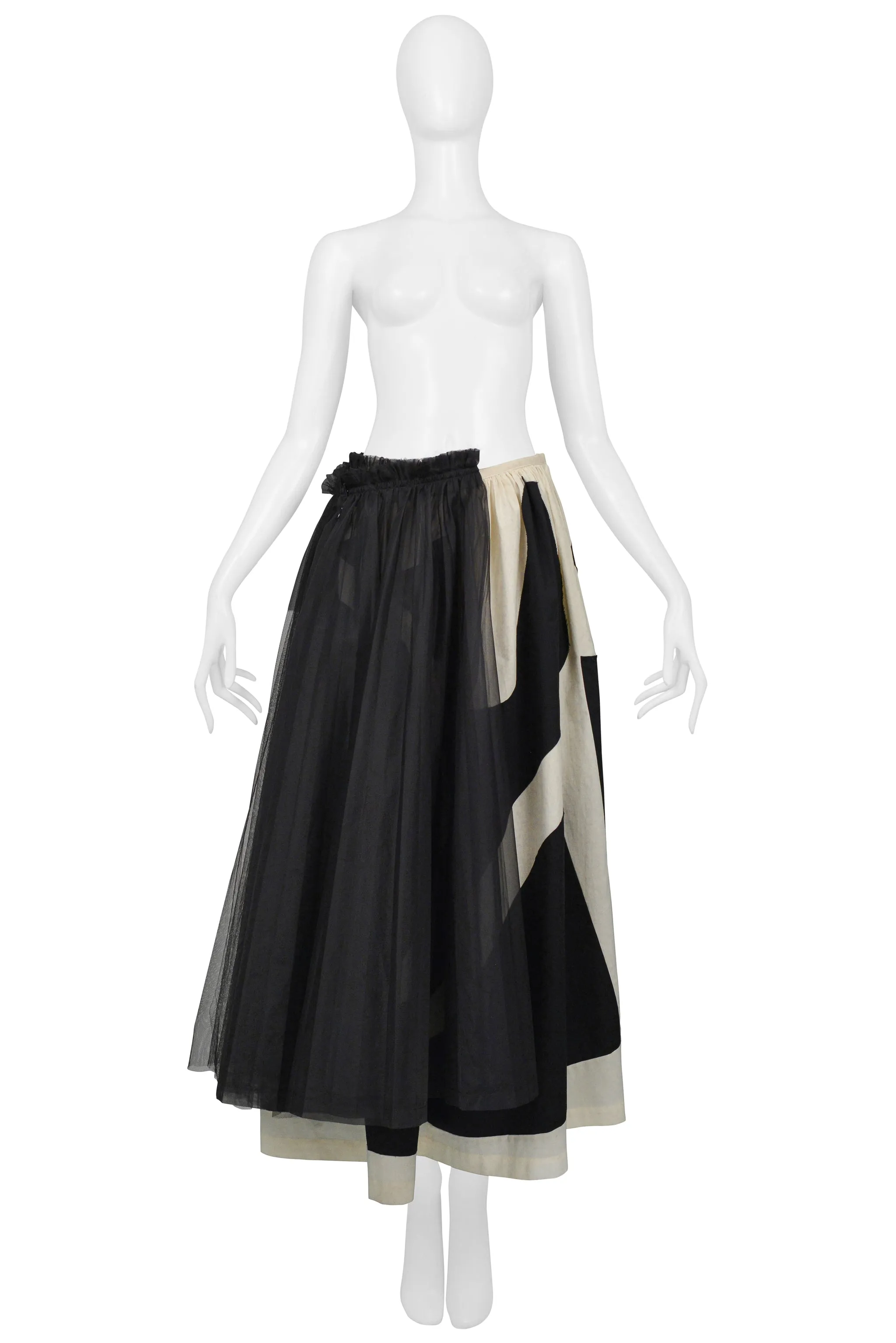 COMME DES GARCONS OFF-WHITE & BLACK ABSTRACT BALL GOWN SKIRT WITH BLACK TULLE 2002