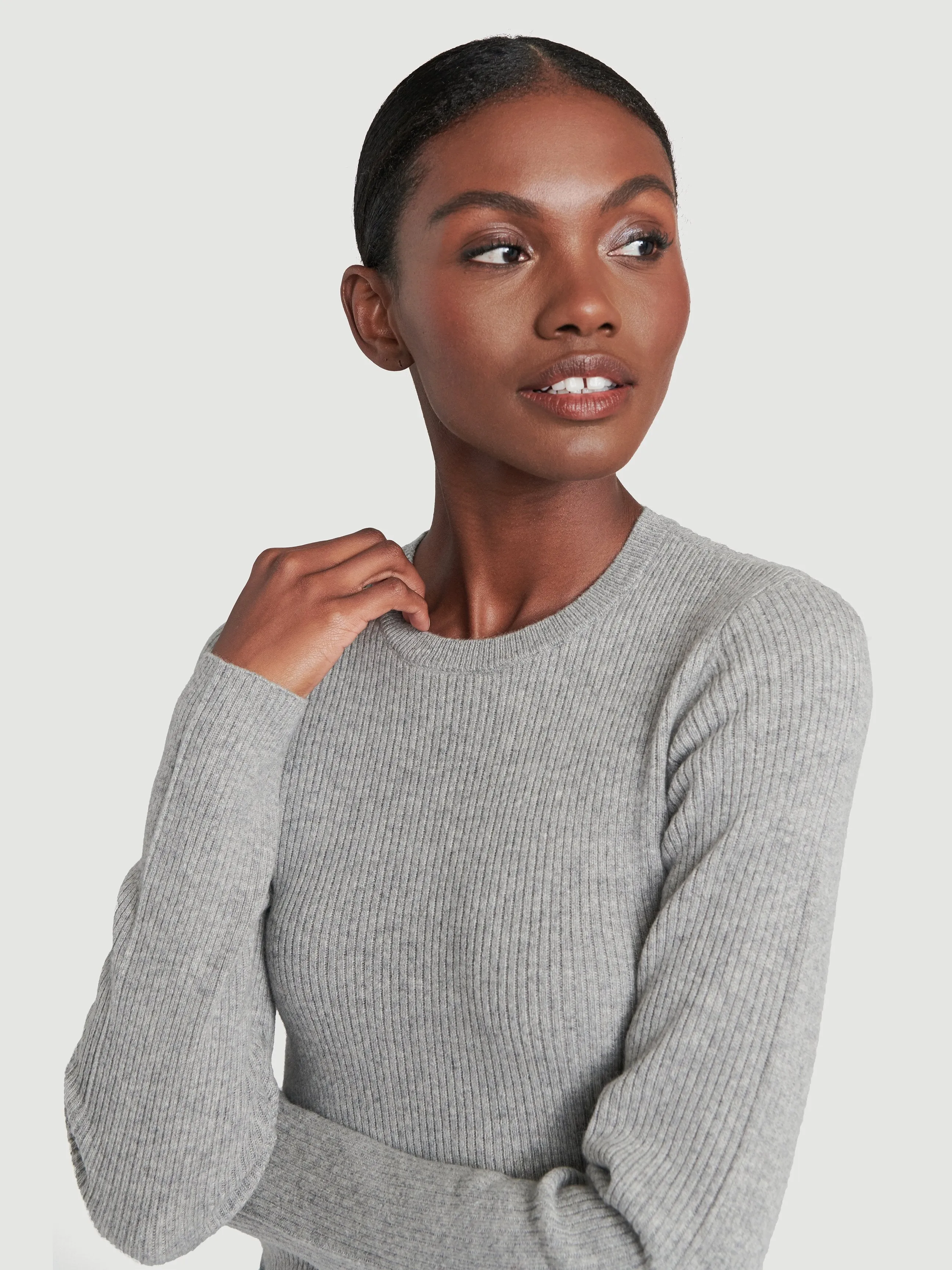 Sustainable Cashmere Fine Ribbed Crew -- Gris Heather