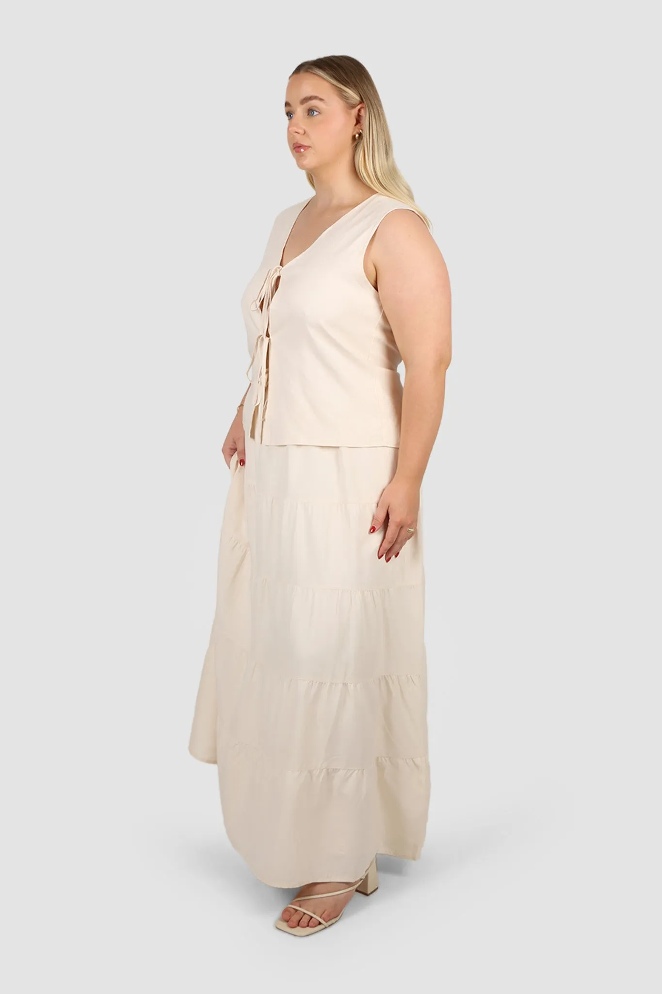 ZYLA TIERED MAXI SKIRT NEUTRAL